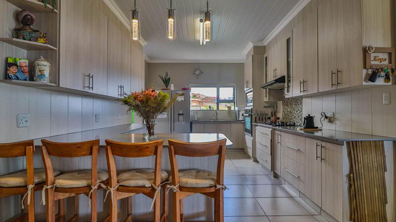 3 Bedroom Property for Sale in Dana Bay Western Cape
